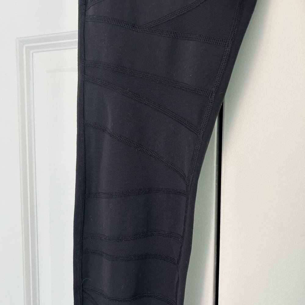 Lululemon Wunder Under Leggings - Tech Mesh size 10 - Picture 4 of 4